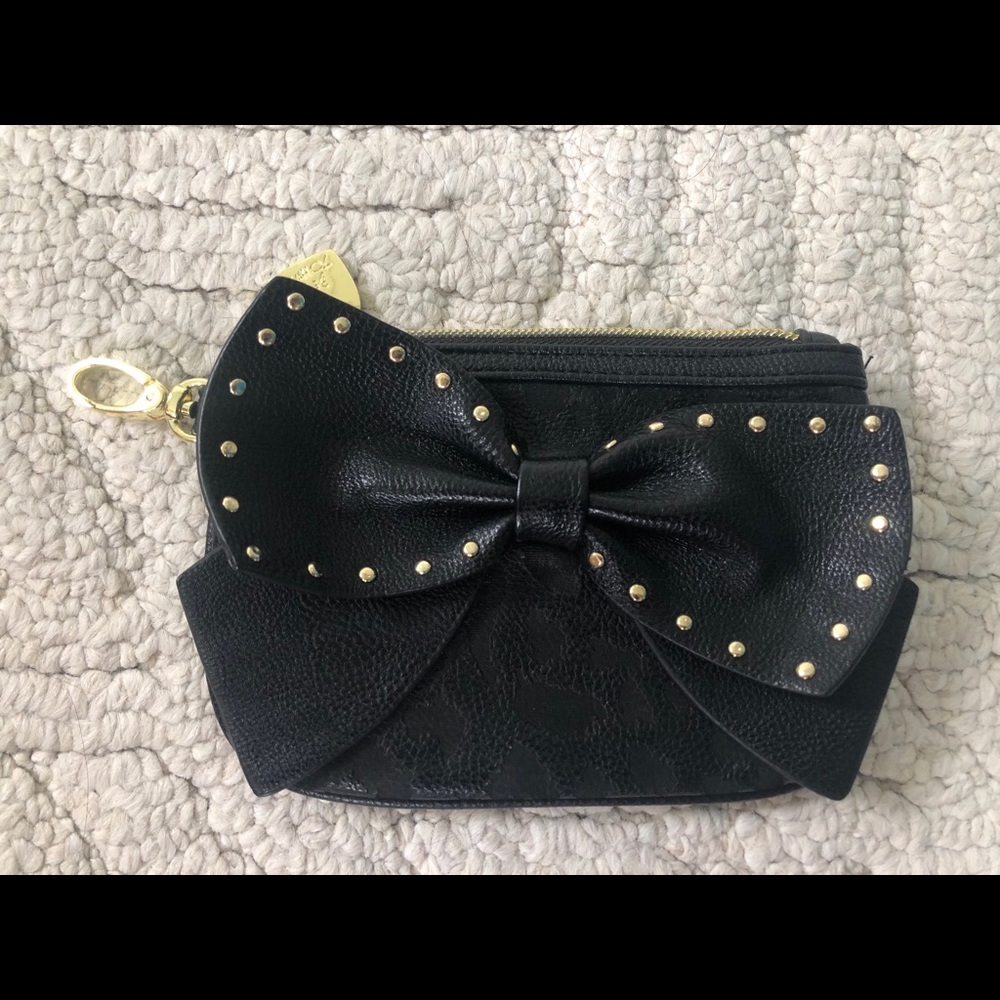 Betsey Johnson black clutch